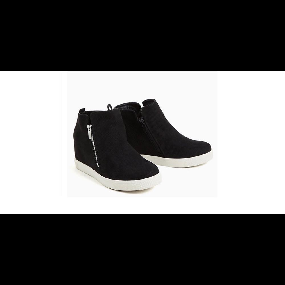 BLACK FAUX SUEDE WEDGE SNEAKER (WW)- TORRID